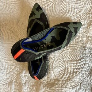 Green Camo Point Olive Rothy’s